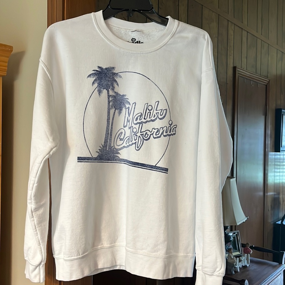 Malibu California Oversized Sweatshirt. Size Medium.